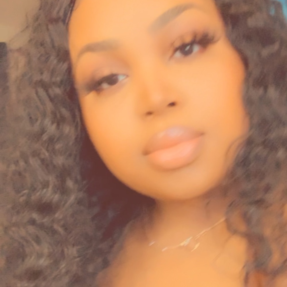 Meet your Posher, Christa✨